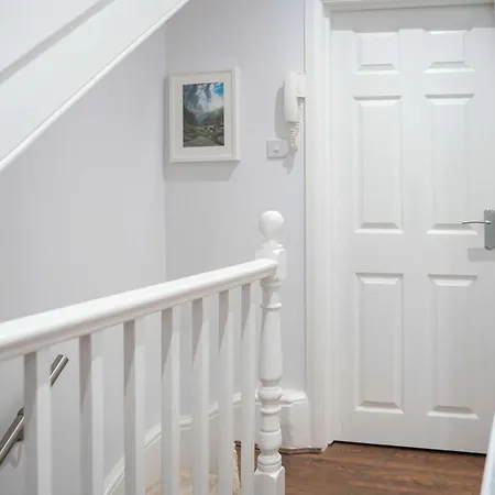 Modern Two Bed Apartment Kensington With Free Wifi Londra Esterno foto
