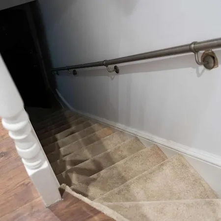 Modern Two Bed Apartment Kensington With Free Wifi Londra Esterno foto